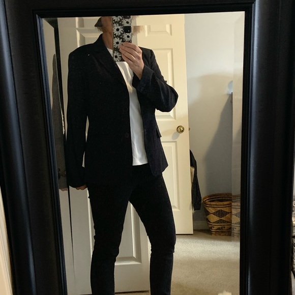 Beautiful classic French navy blazer - Picture 8 of 11